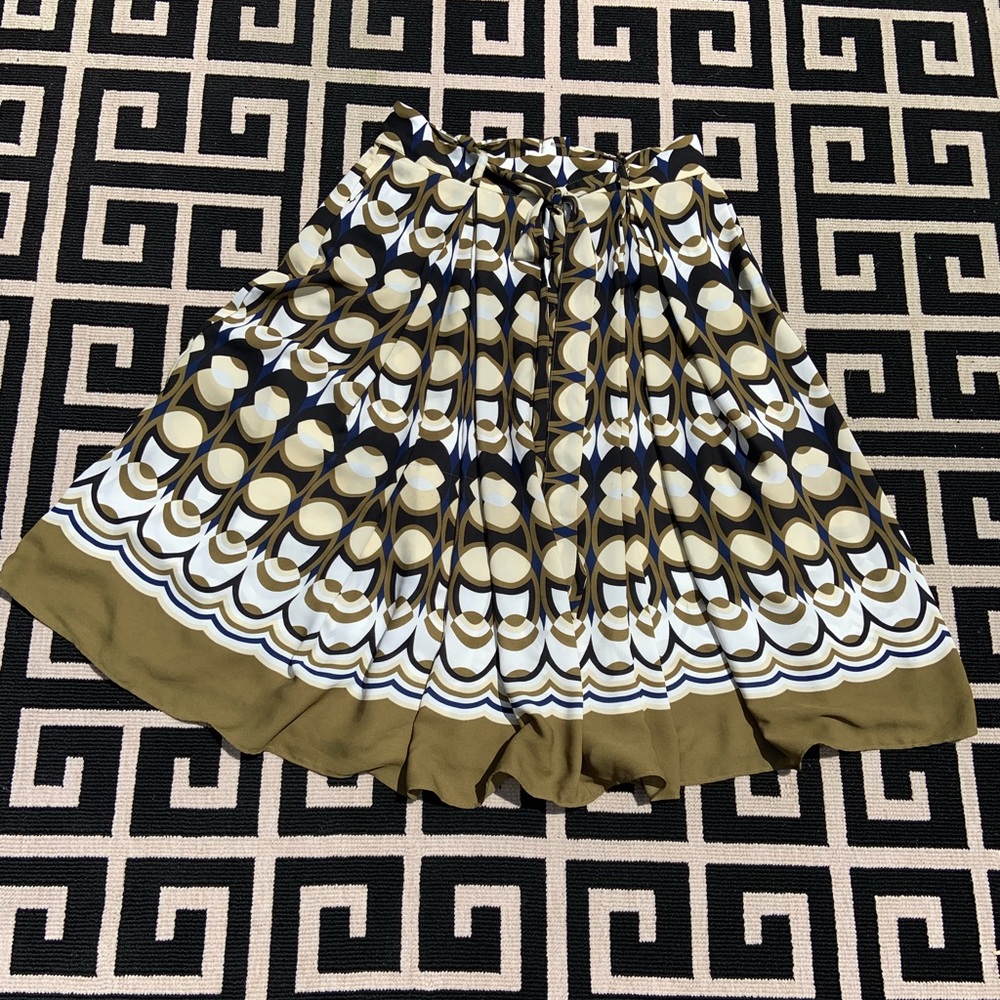 💚 H&M Midi Skirt 💚